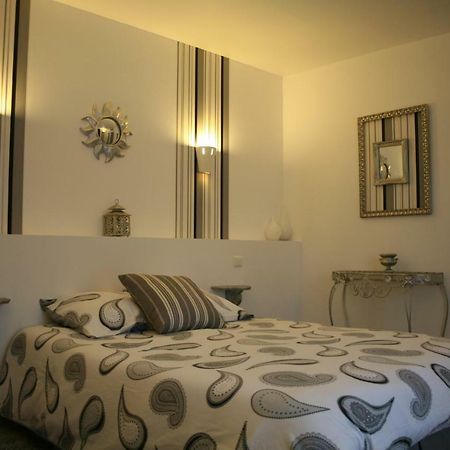 Bed and Breakfast Au Coeur Des Vignes Archiac Esterno foto