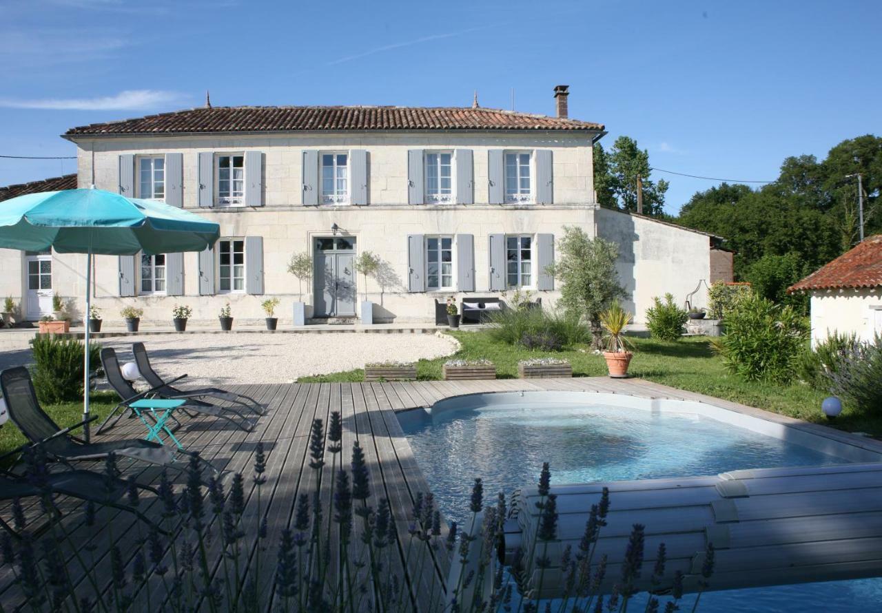 Bed and Breakfast Au Coeur Des Vignes Archiac Esterno foto